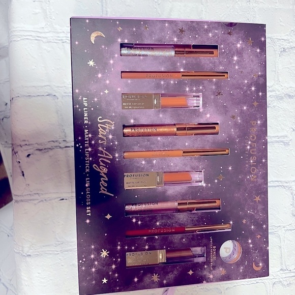 Brand New! Lip liner, mad at lipstick, and lipgloss set - Picture 4 of 7